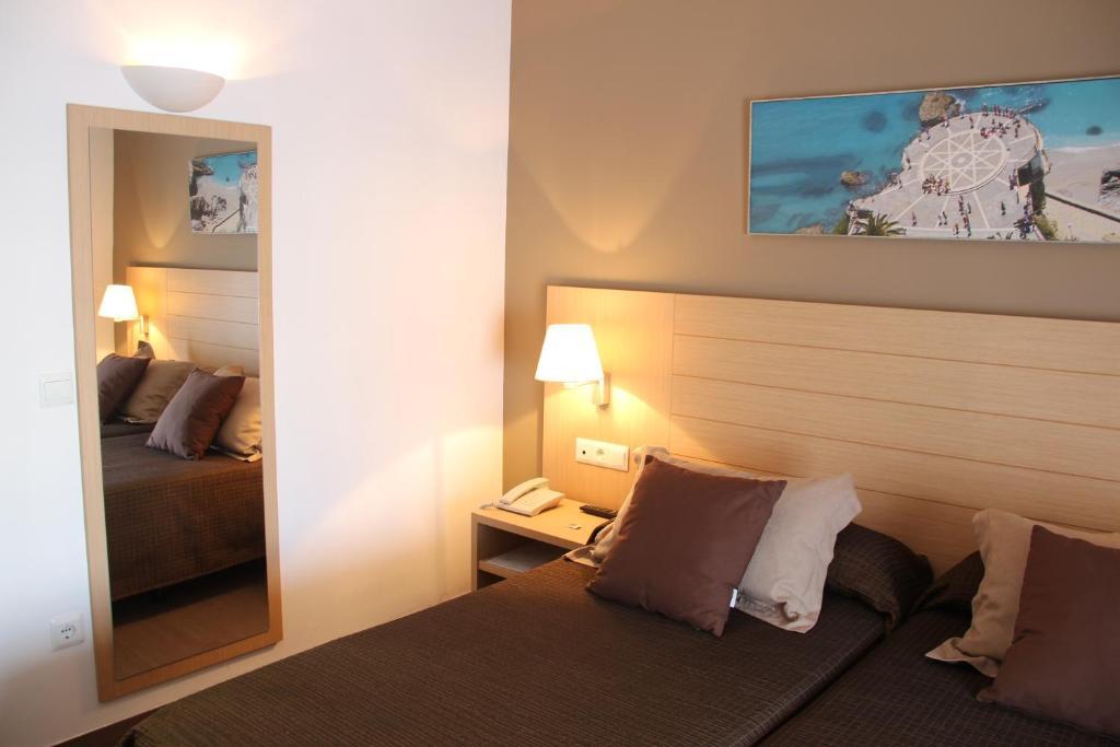 Hotel Mena Plaza 3*