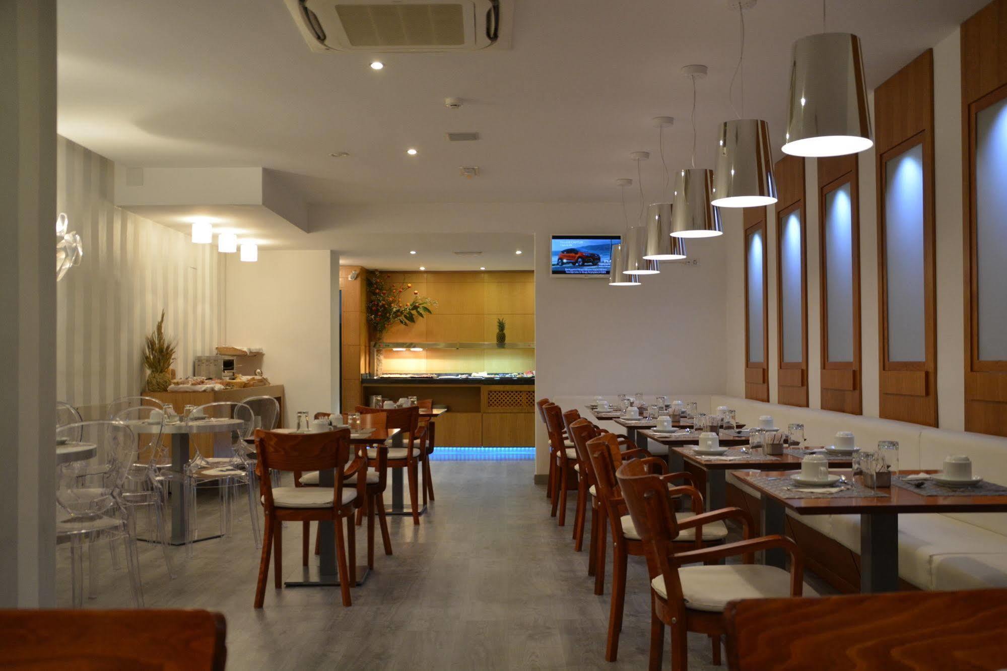 Mena Plaza 3* Nerja